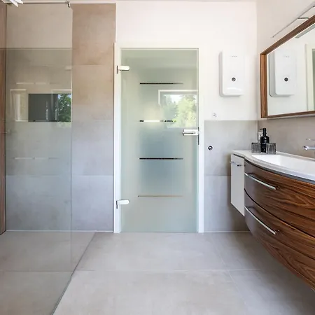 La Casa Demi